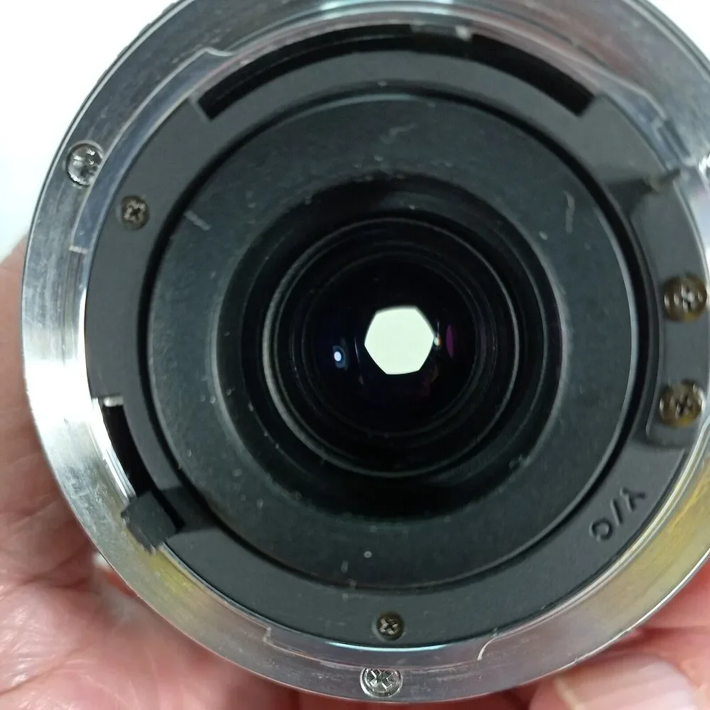 Tokina Camera Lens Macro Zoom 70-210mm f:4-5.6 with UV filter & lens caps
